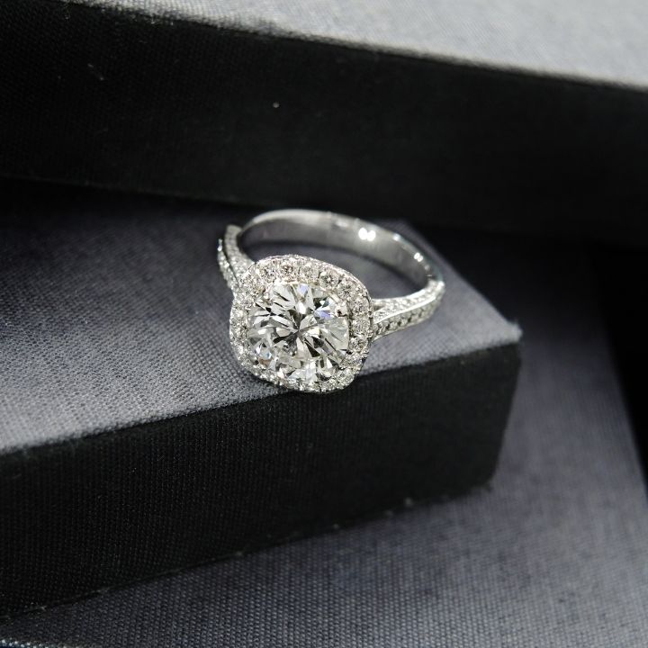 What You Need To Know Before Getting Your Diamond Ring Reset