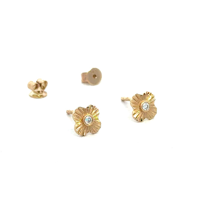 14k Yellow Gold Round Diamond Clover Fan Stud Earrings
