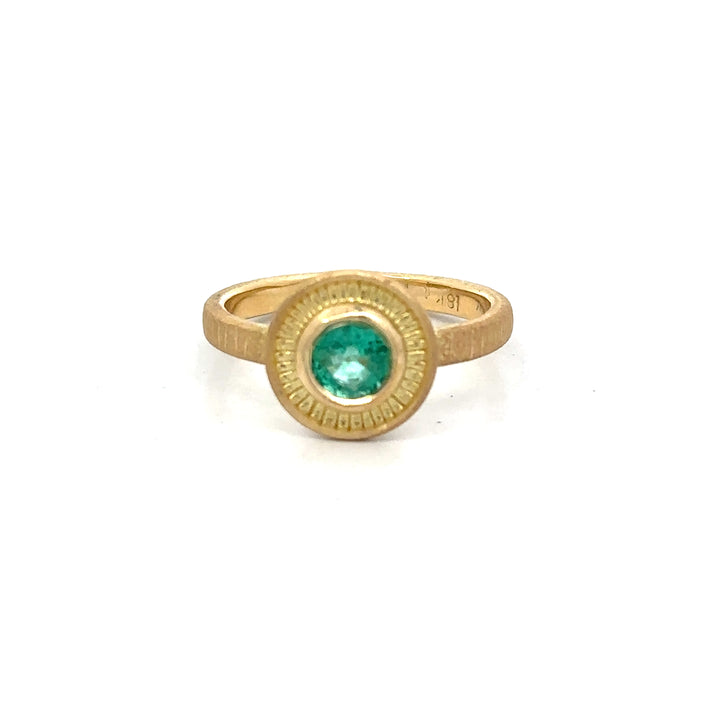 Emerald Noble Ring