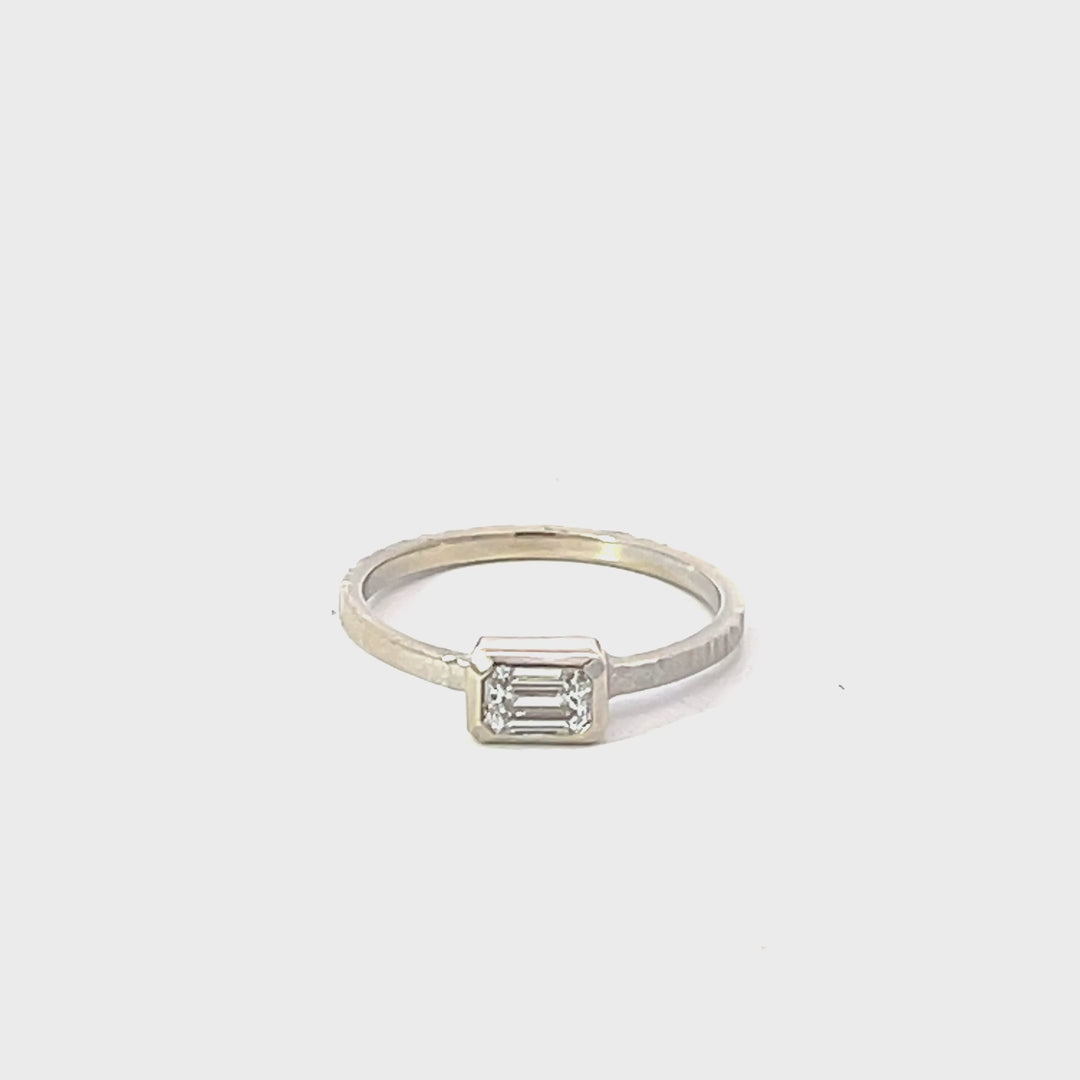 Head East Ring - White Gold