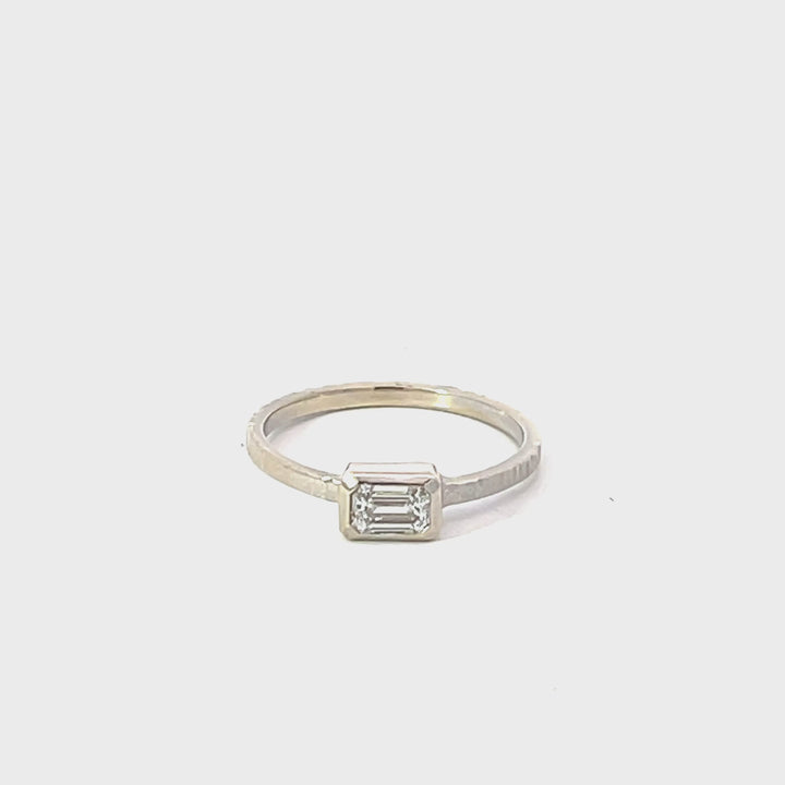 Head East Ring - White Gold